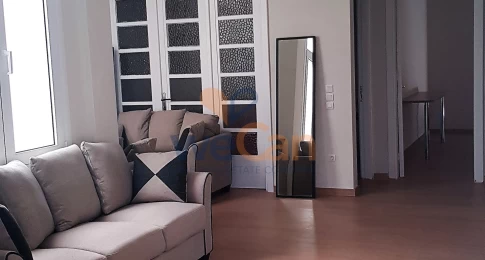2331041 -Ρετιρέ 100τ.μ. με μεγάλη βεράντα & ανοιχτό ορίζοντα – Ανακαινισμένο, ηλιόλουστο, Κυψέλη (όρια Πατησίων) ., €250.000
