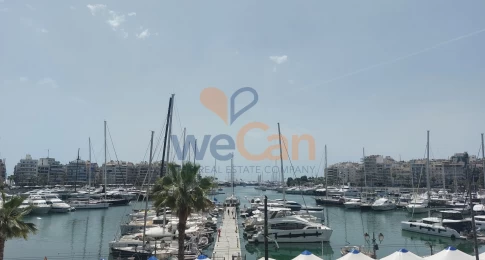 2376168 -«Τα Κατάρτια»  Μια καθημερινότητα απέναντι από τα σκάφη, το φως και τη ζωντάνια του Πειραιά 110 τ.μ., €450.000