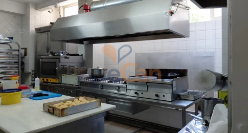 2430277 - Shop For sale, Kastella - Passalimani, 215 sq.m., €200.000
